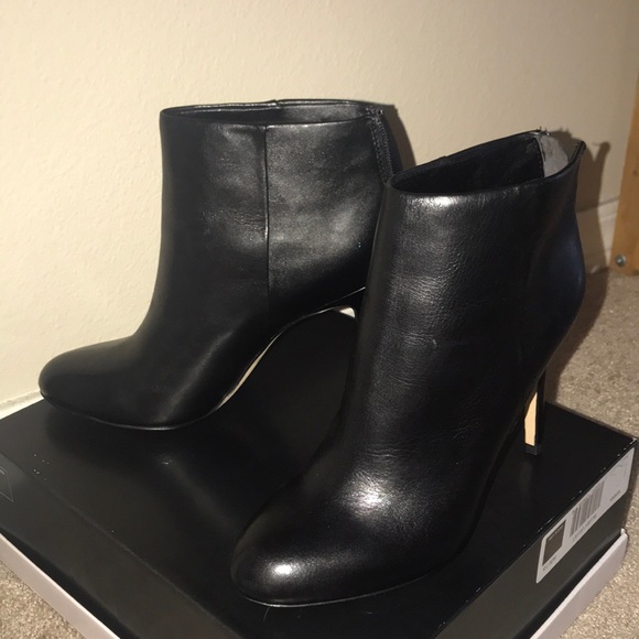 Heel Leather Booties - Picture 2 of 5